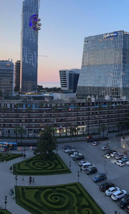 Apartment Boulevardside บาทูมิ ภายนอก รูปภาพ